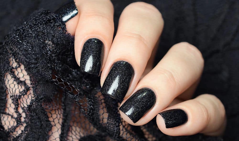 What Color Nails With Black Dress? - Sula Beauty